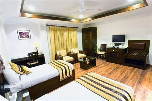 Hotel Aaron Castle นิวเดลี ภายนอก รูปภาพ